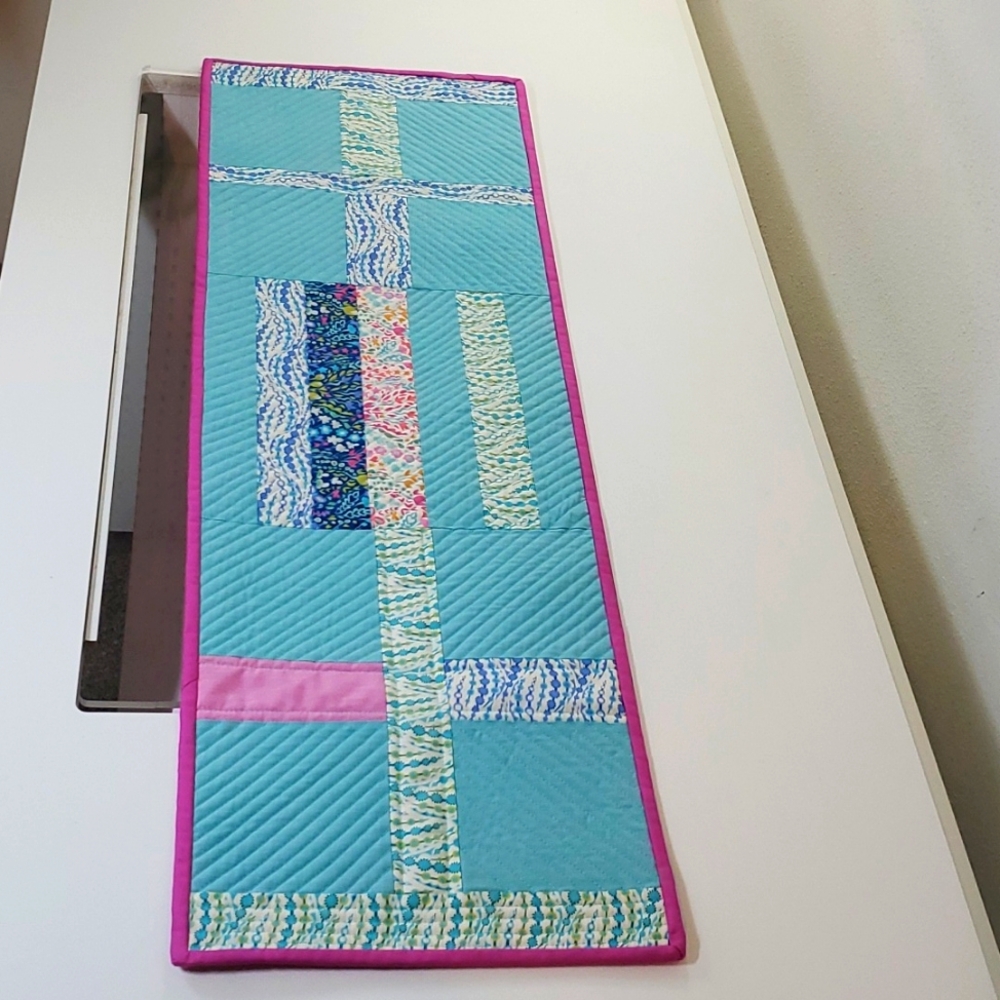 Spring Quilted table runner - Picture 1 of 7